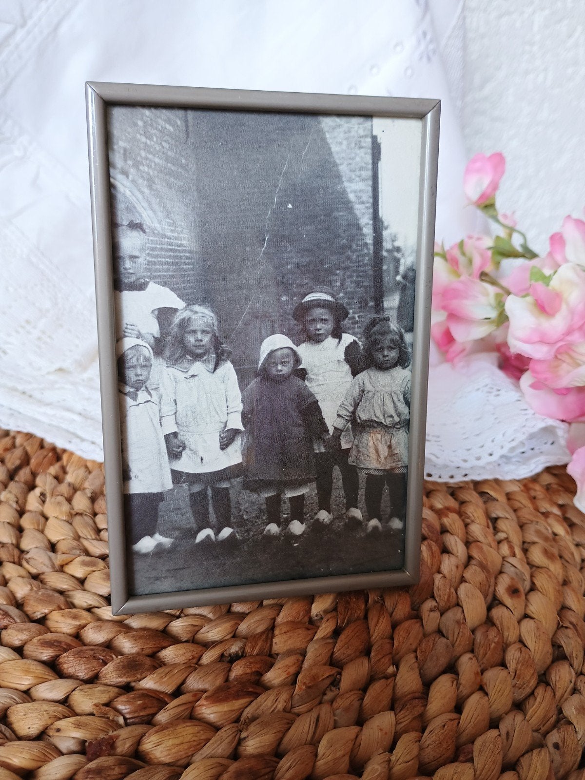 Oud fotolijstje met bol glas ( nr.7), Antiek en Kunst, Ophalen of Verzenden